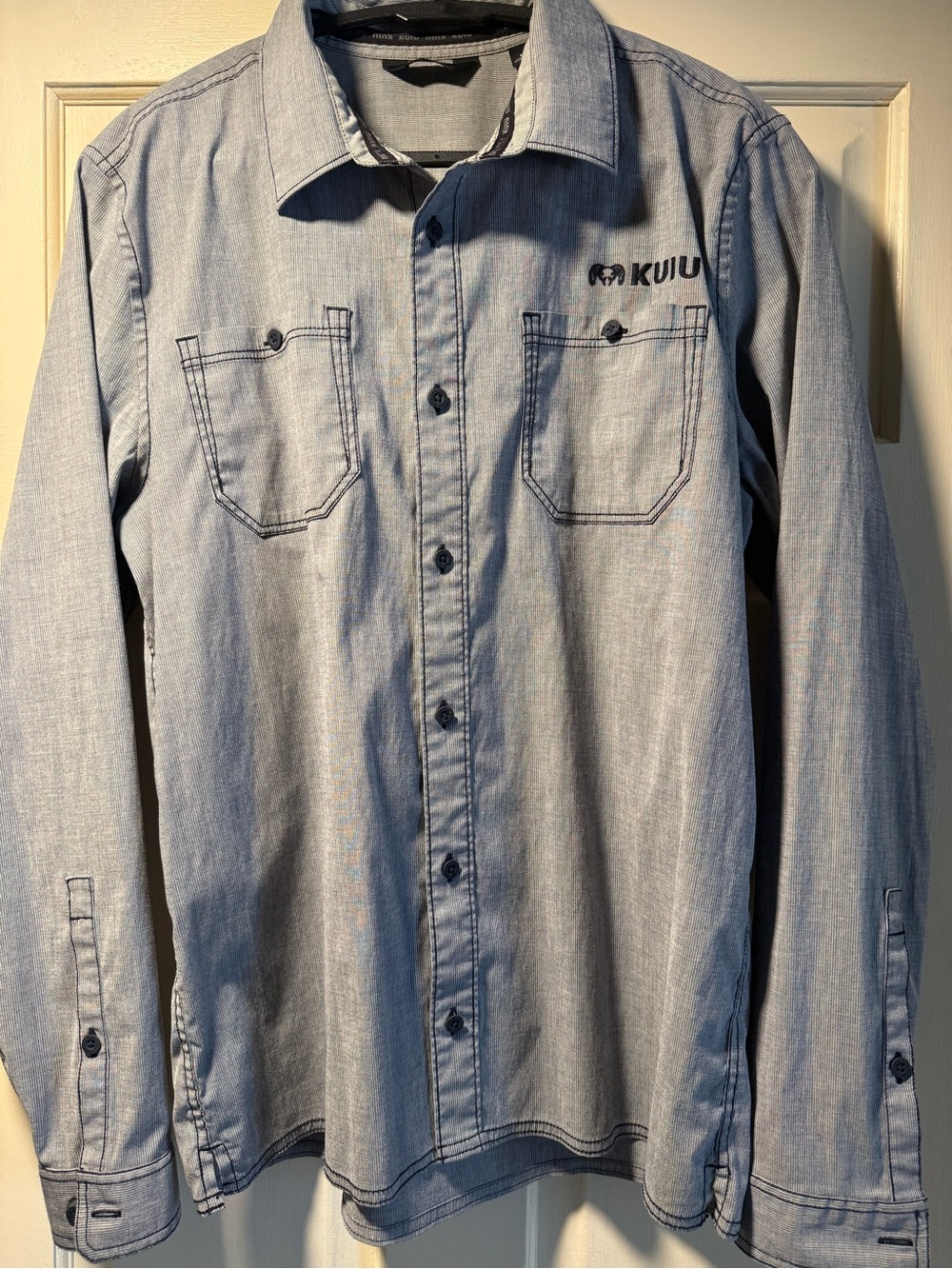KUIU Men’s Medium Lightweight Button Front Hunting Fishing Shirt Blue Gray